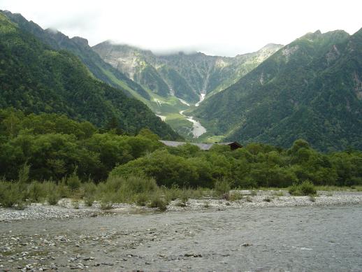 穂高岳の万年雪